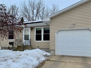 206 Theresa Ct SE, Stewartville, MN 55976