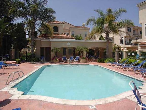 3rd image of 7250 Calabria Ct Unit A