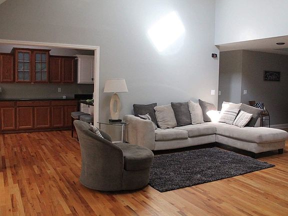 3rd image of 6 Lake Marion Dr