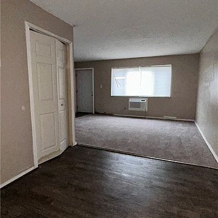 3rd image of 4936 Caroline Dr APT 30
