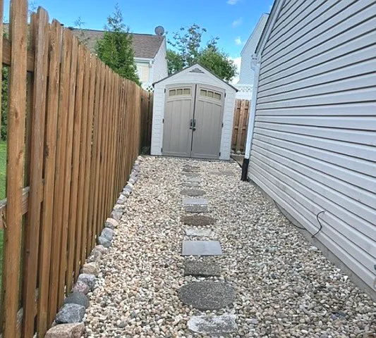 5045 Rochester Dr — Photo 13