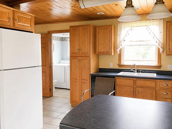 3rd image of 71 S Caribou Road