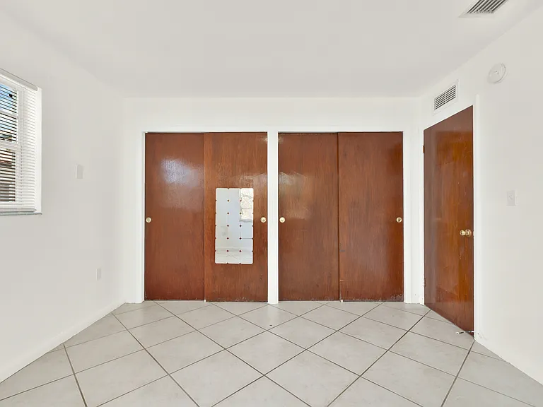 340 Madeira Ave #5 — Photo 9