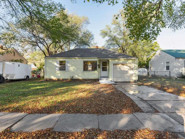 1845 S Ridgewood Dr, Wichita, KS 67218