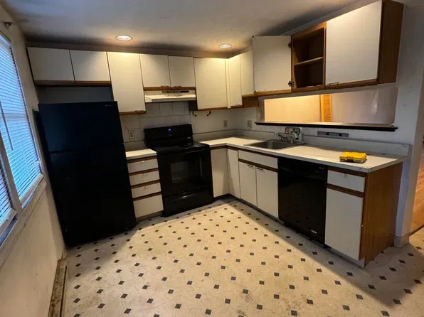 125 Portland Ave APT 11, Old Orchard Beach, ME 04064