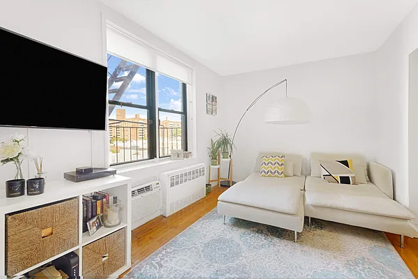 Sold by Compass | media 4