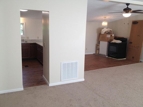 3rd image of 201 Cattail Ln