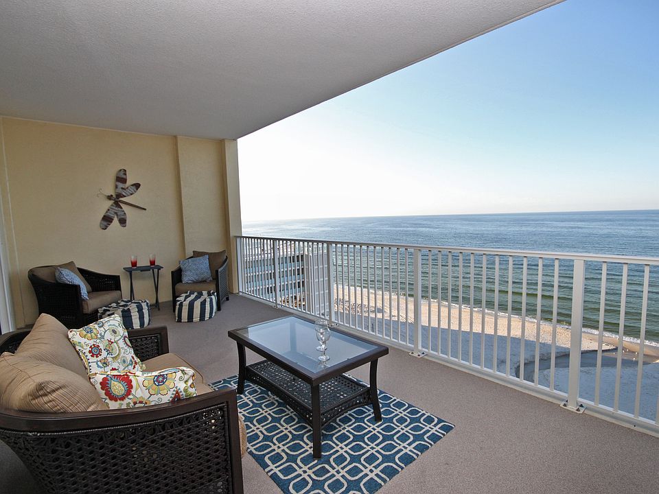 10' x 30' Furnished Balcony