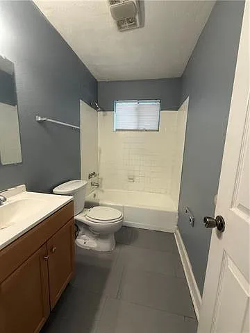 2 bed, 1.0 bath, 900 sqft, $1,325 — Photo 3
