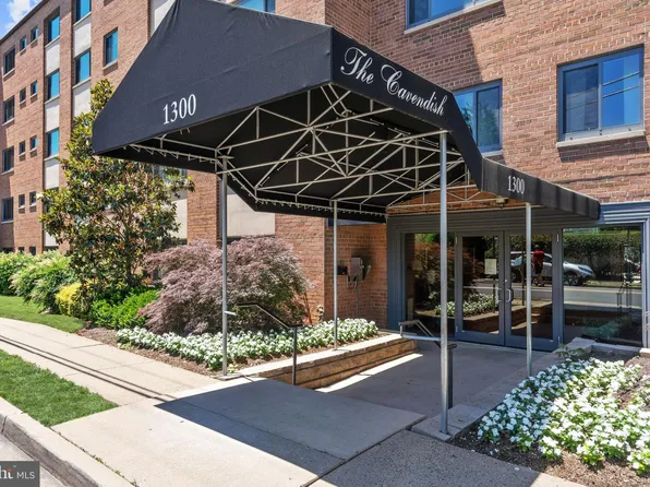 1300 S Arlington Ridge Rd APT 206, Arlington, VA 22202