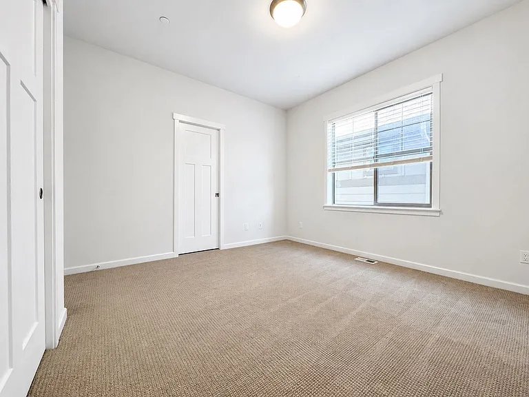 2206 Park View St NE — Photo 17