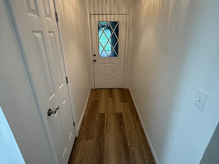 401 W Chickasaw Ave — Photo 2
