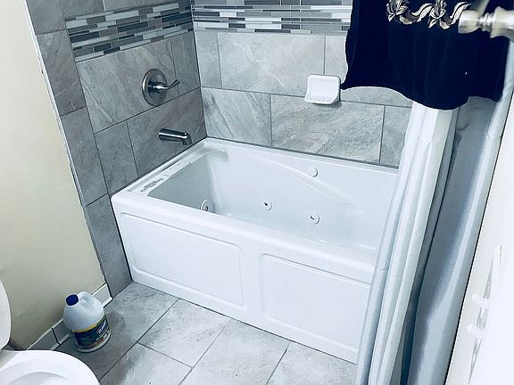 Master bathroom (after)