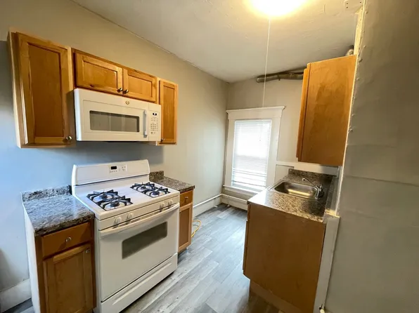 325 Amherst St #2F, Manchester, NH 03104