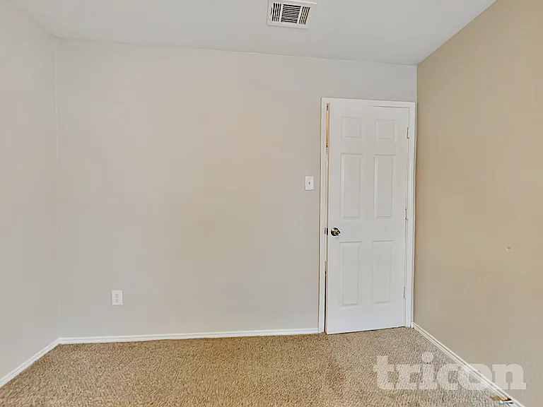 1320 Cleardale Dr — Photo 14