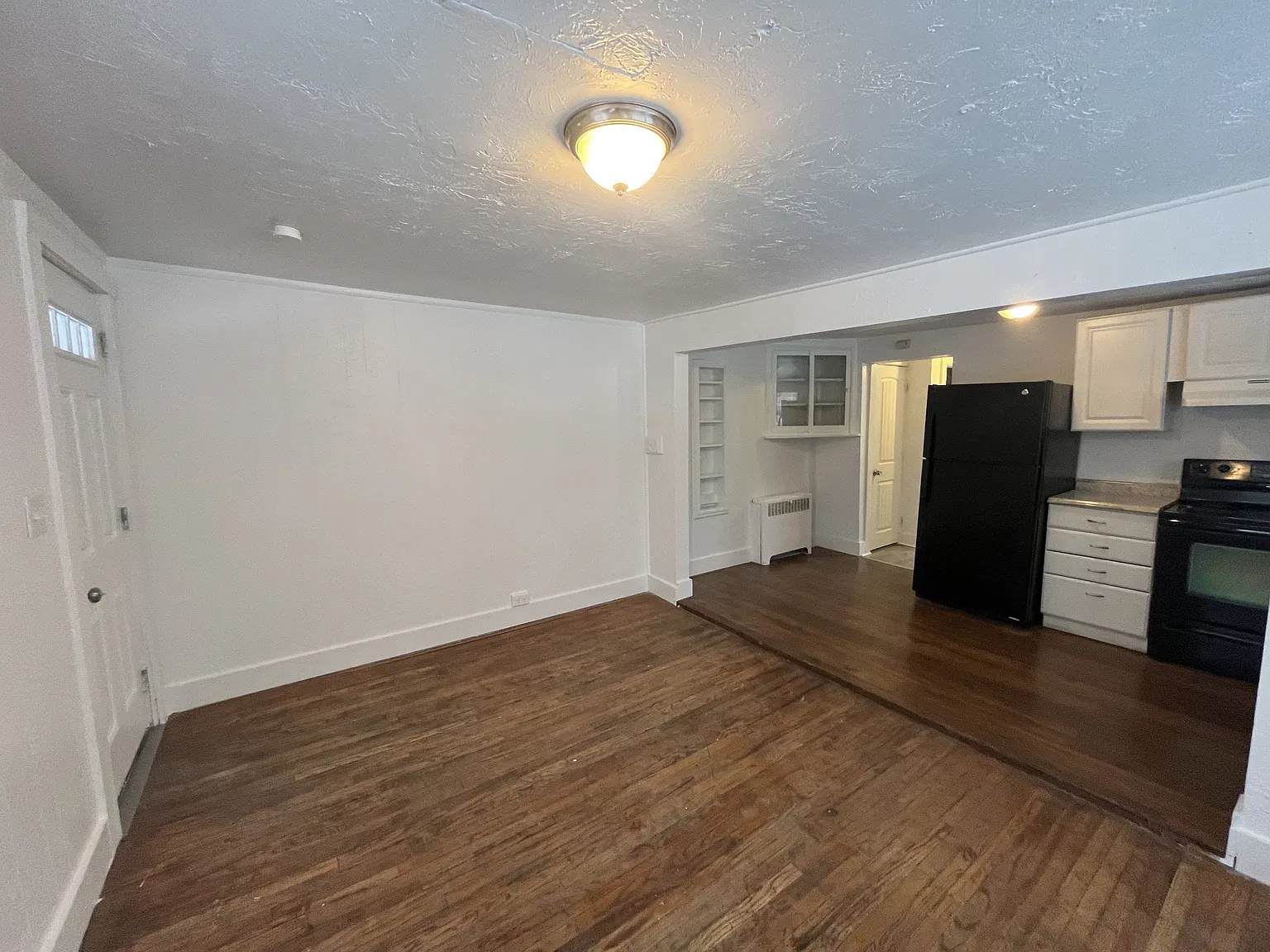 1235 32nd Street Unit B - B — Photo 3