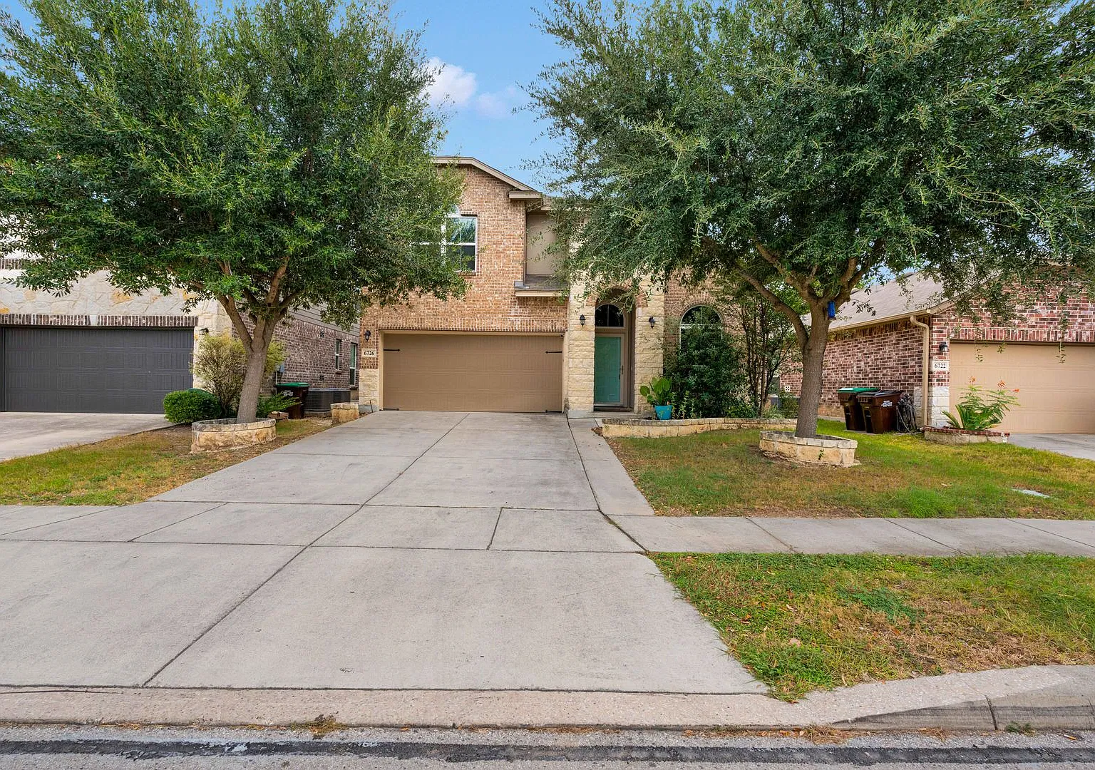 Stunning Home in Alamo Ranch! — Photo 1
