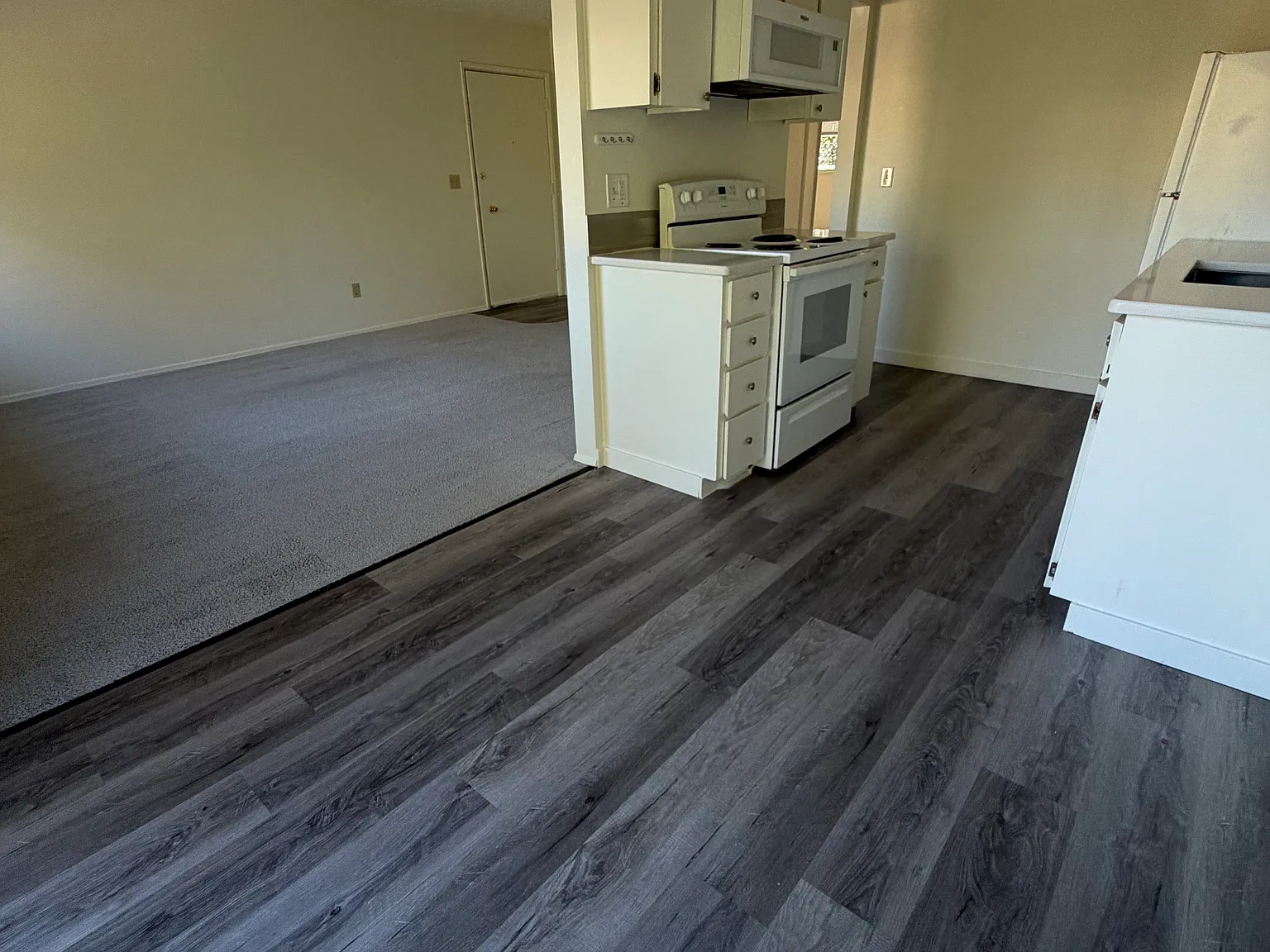2 bed, 777 sqft, $1,400 — Photo 2