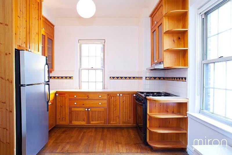 Windowed Eat-In Kitchen