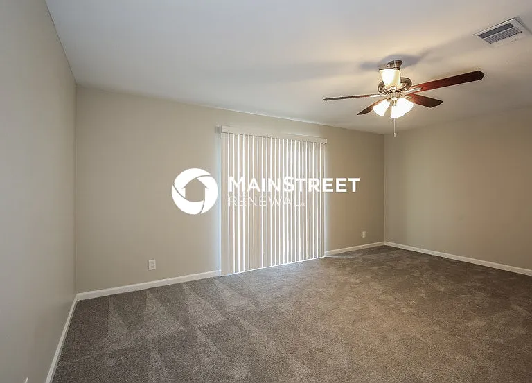 2126 Citroen St — Photo 2