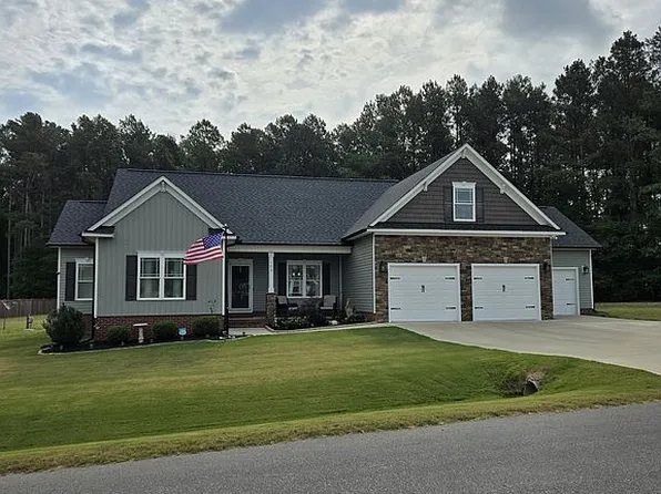 106 Valleydale Dr, Benson, NC 27504