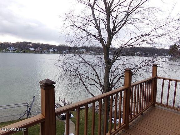5th image of 529 Bluff Dr