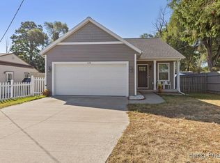 228 40th St SW, Wyoming, MI 49548