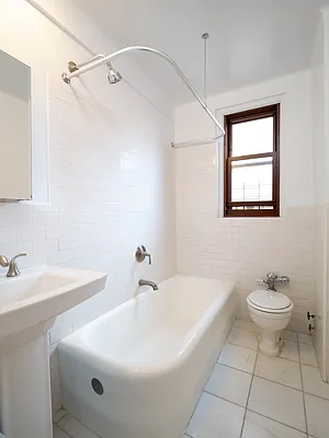 Rented by City Connections Realty | media 35