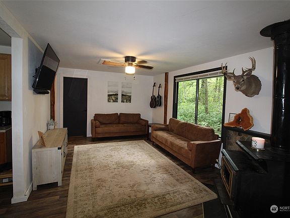 3rd image of 2313 177th Avenue NE