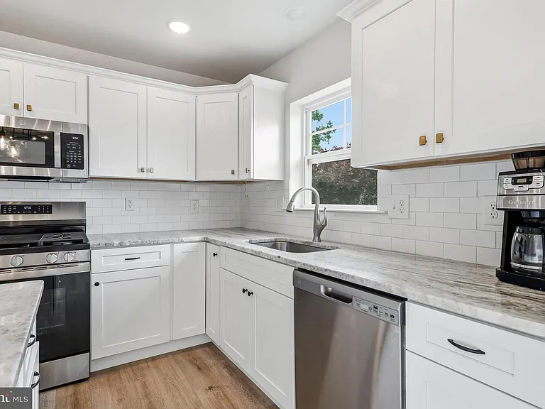 1306 Washington Ave — Photo 11