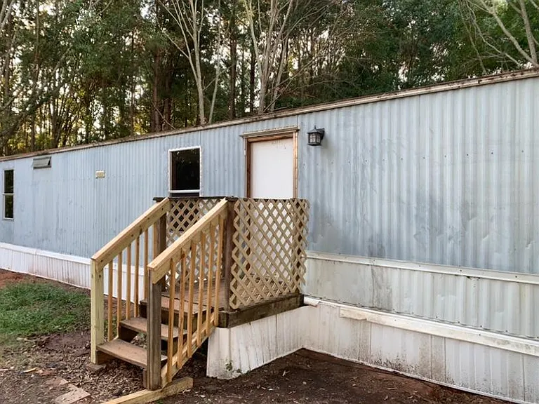 105 J Cobb Dr — Photo 1