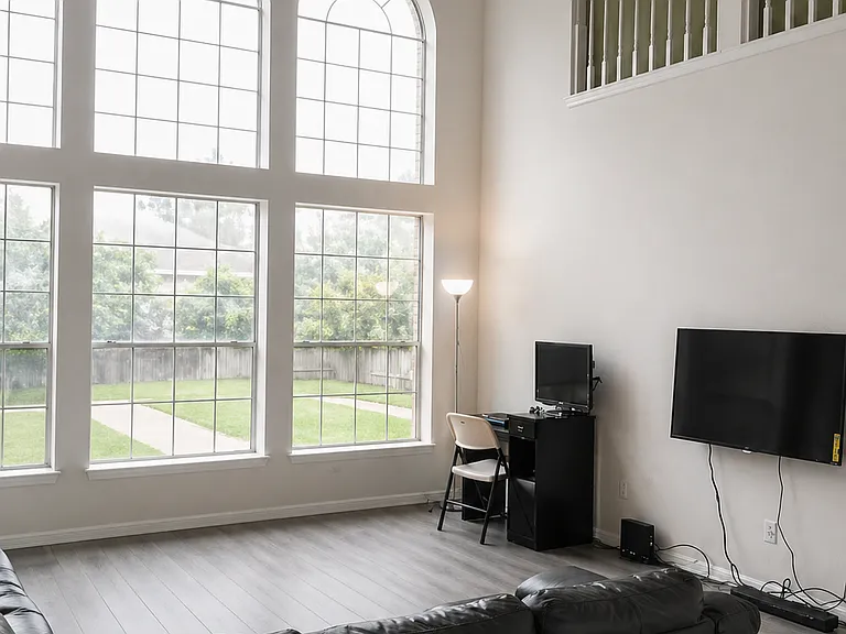 3410 Shadymist Dr — Photo 3