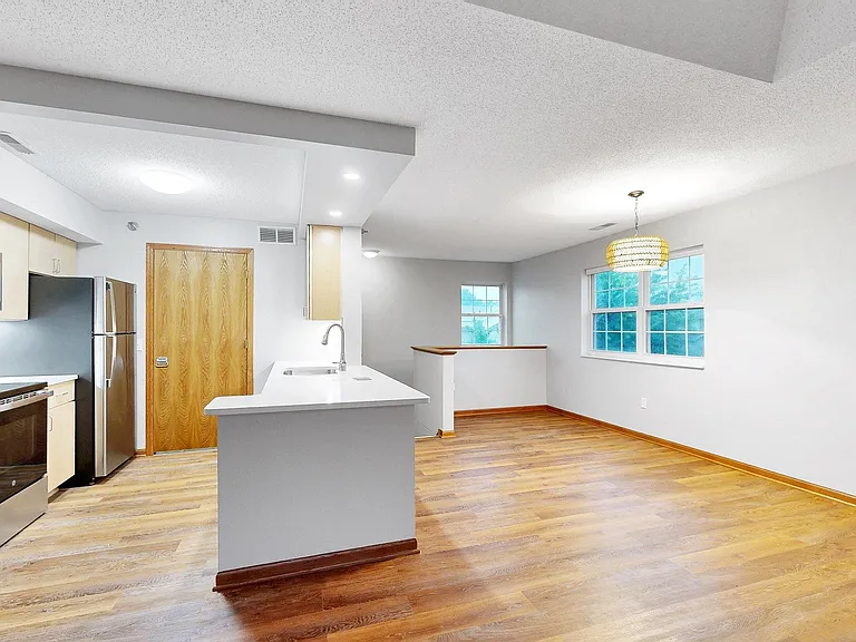 Cedar Pointe Townhomes — Photo 53
