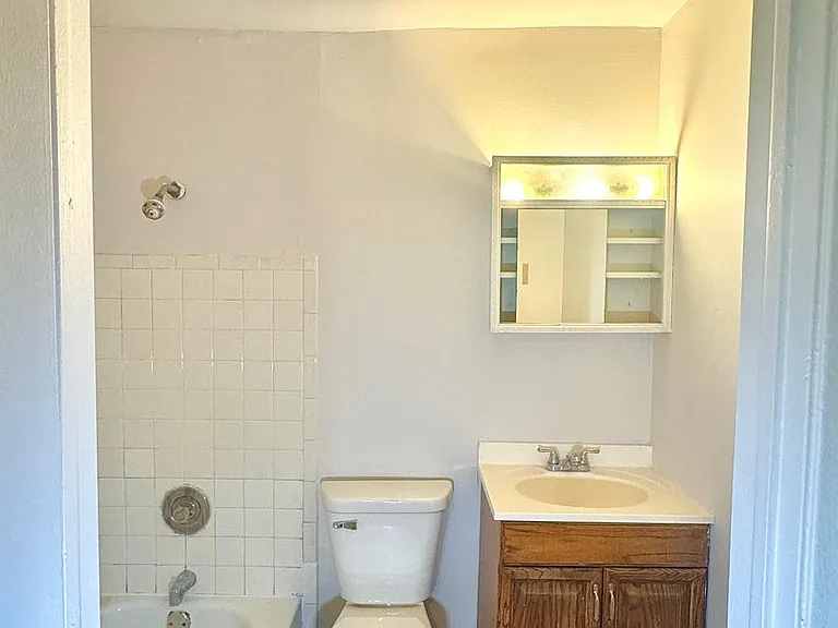 1175 Valley Ln #202 — Photo 12