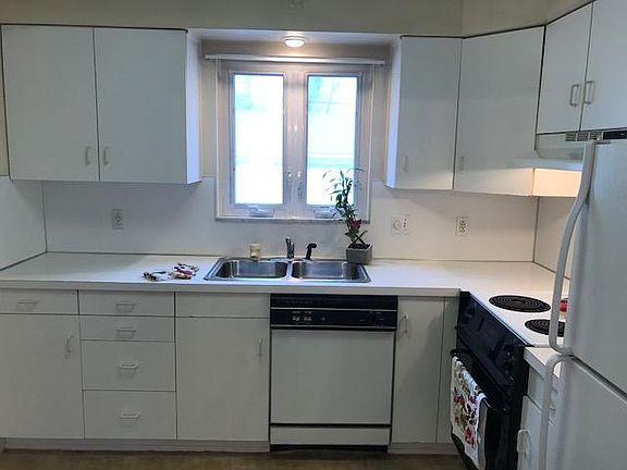 2nd image of 4302 W Bancroft St