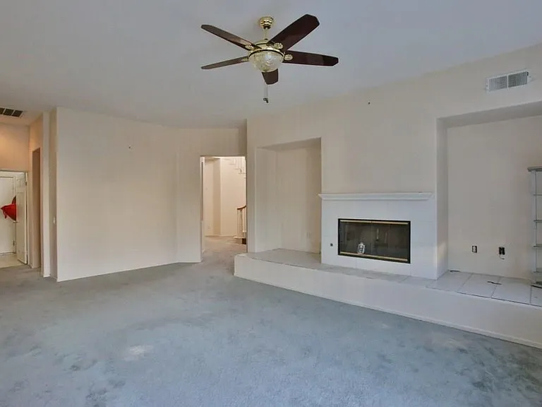 2845 Sawgrass Dr — Photo 8