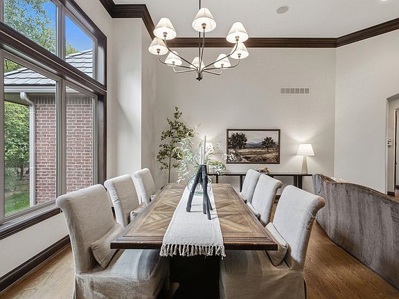 3rd image of 8219 W Meadow Park