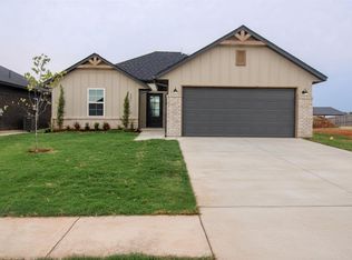 532 Grand Sycamore Dr, Washington, OK 73093
