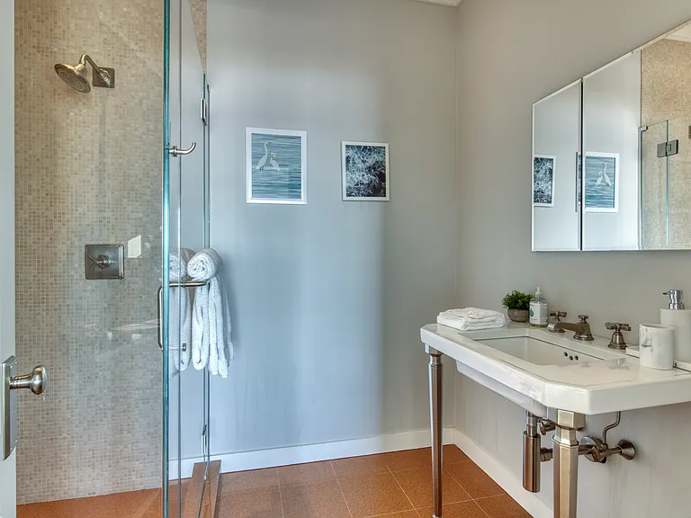 272 Old Montauk Hwy #8 — Photo 17