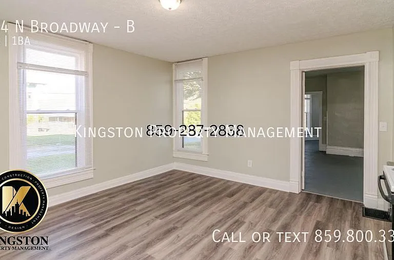 544 N Broadway St #B — Photo 12