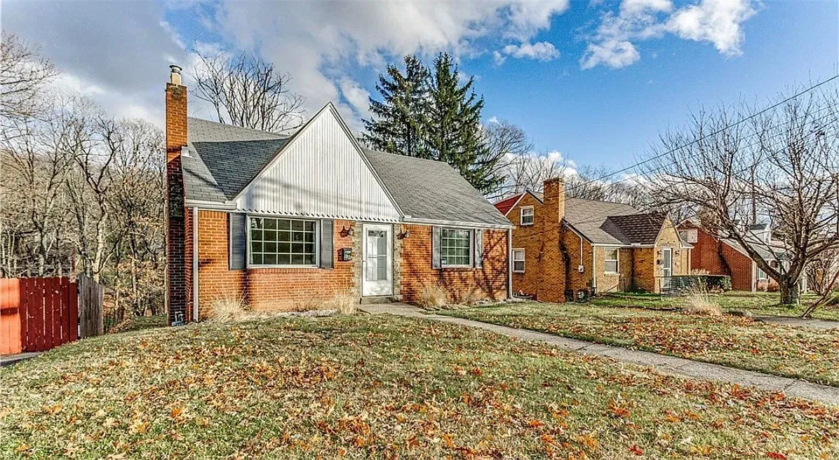3 bed, 1.5 bath, 1163 sqft, $2,100 — Photo 1