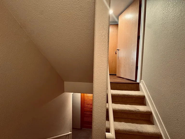 654 Ridgeview Dr — Photo 21