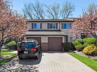 5 Hampton Ct, Township Of Washington, NJ 07676