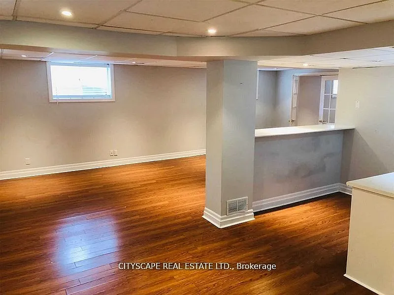 3 bed, $5,300 — Photo 4
