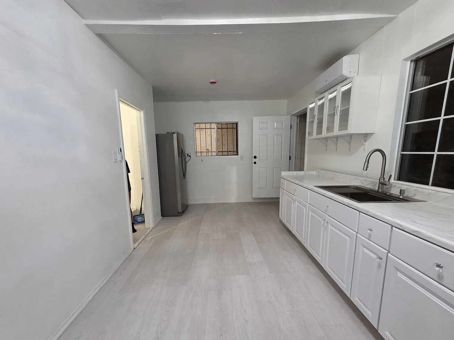 716 S Ward Ave — Photo 2