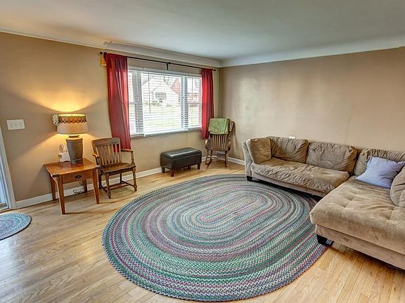 3rd image of 1391 Beechmeadow Ln