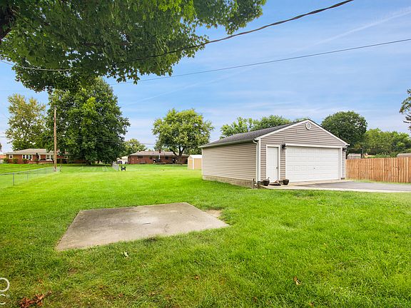 4th image of 362 Maxwell Rd