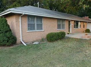 3905 Parker Rd, Florissant, MO 63033