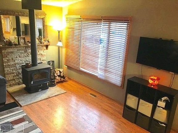 5th image of 22501 Saint Joan St