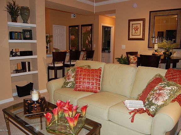 4th image of 8539 Gate Parkway W #623